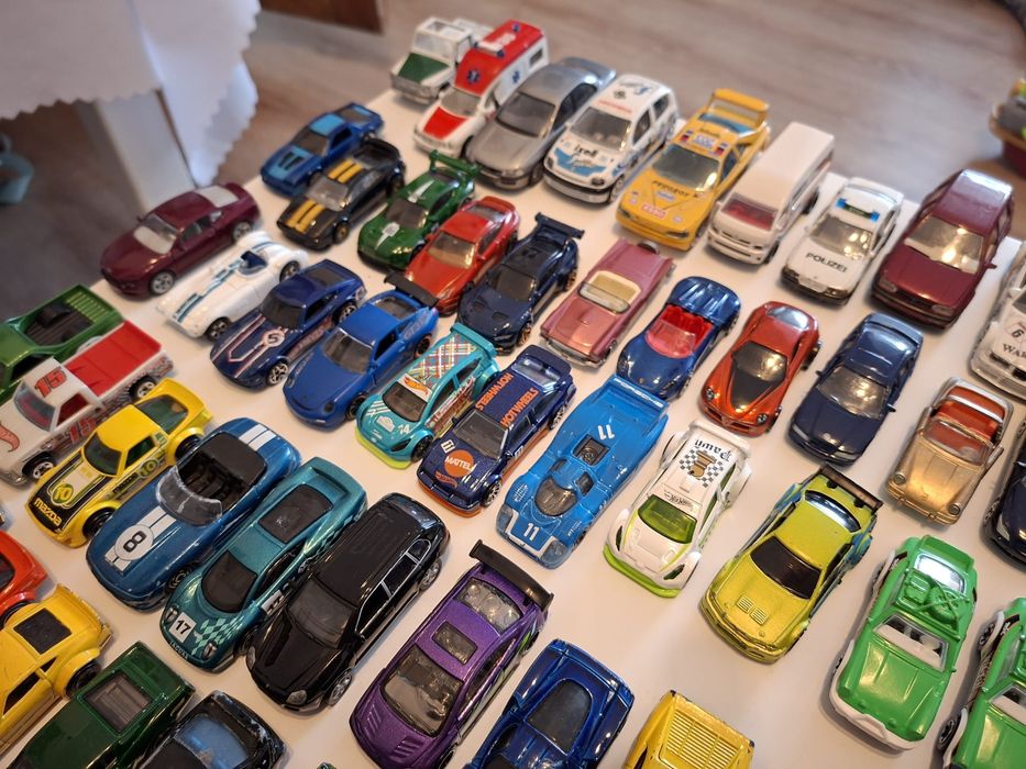 Modele resoraki skala 1.64 hot wheels Majorette matchbox Siku 5