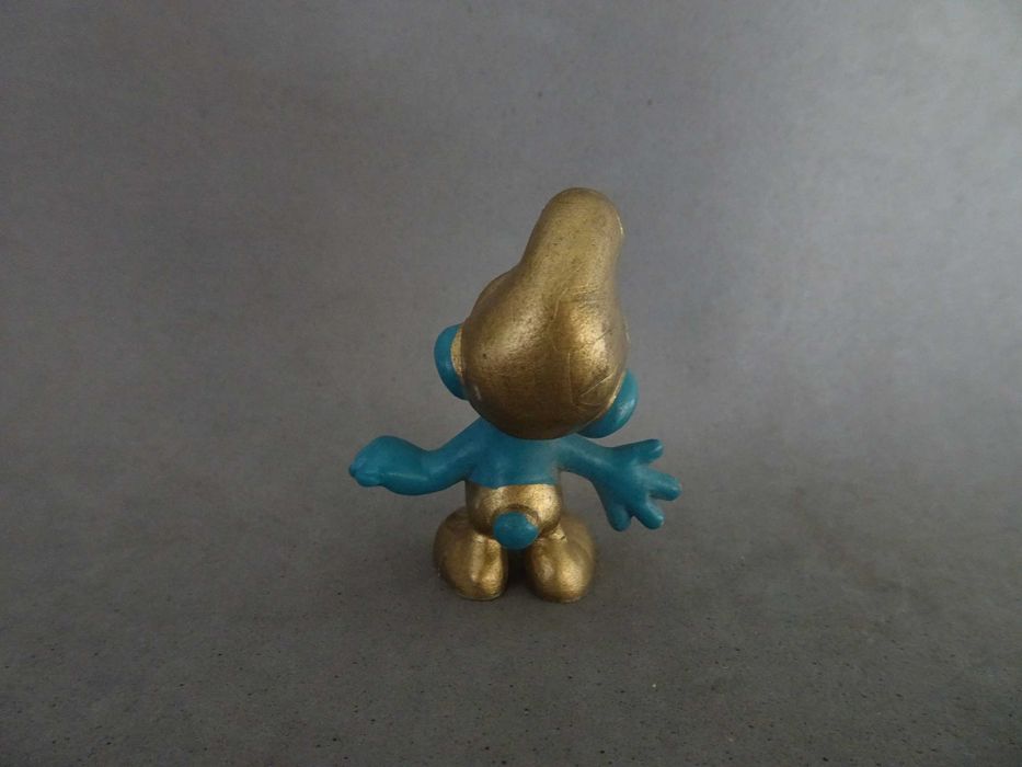Figura em PVC - Estrunfe dourado