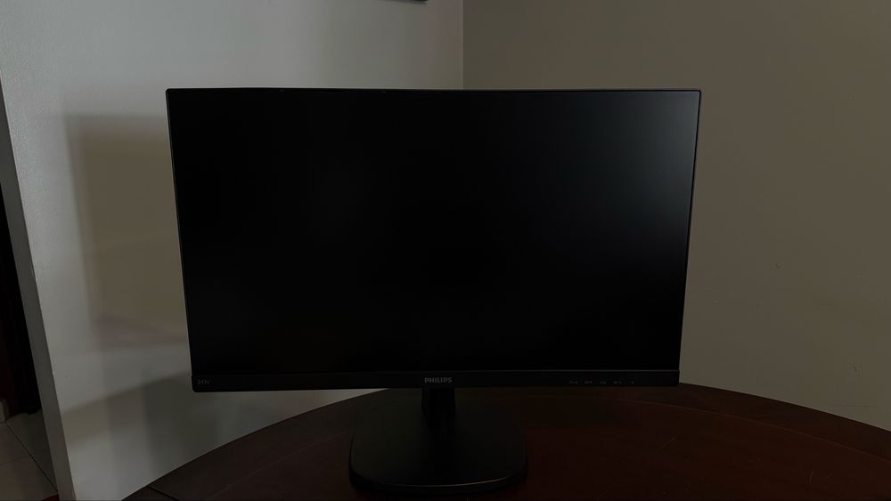 Monitor Philips 24” Full HD (243V7) em excelente estado.