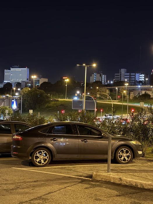 Ford Mondeo Ghia 2.0t