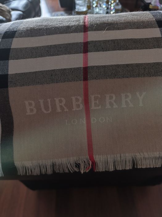 Encharpe nova da BURBERRY