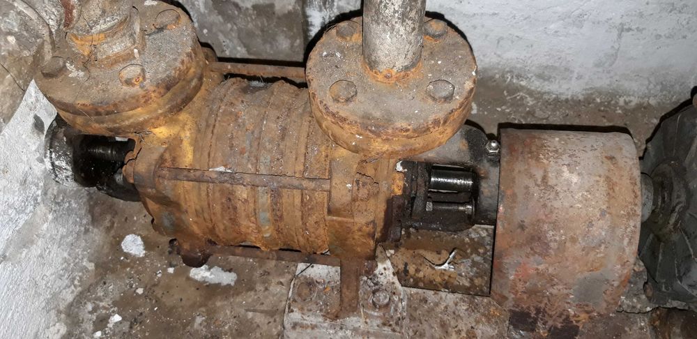 uzywana solidna pompa wody kpl Grudziadzka