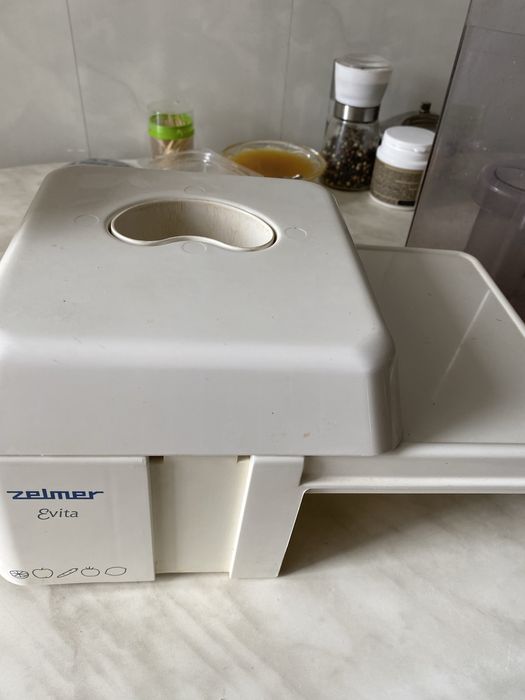 Соковитискач електричний