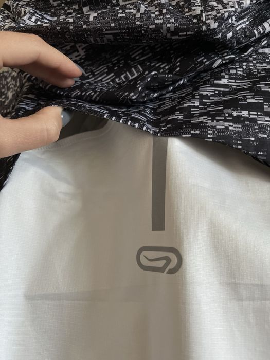 Kurtka sportowa wiatrówka do biegania Decathlon