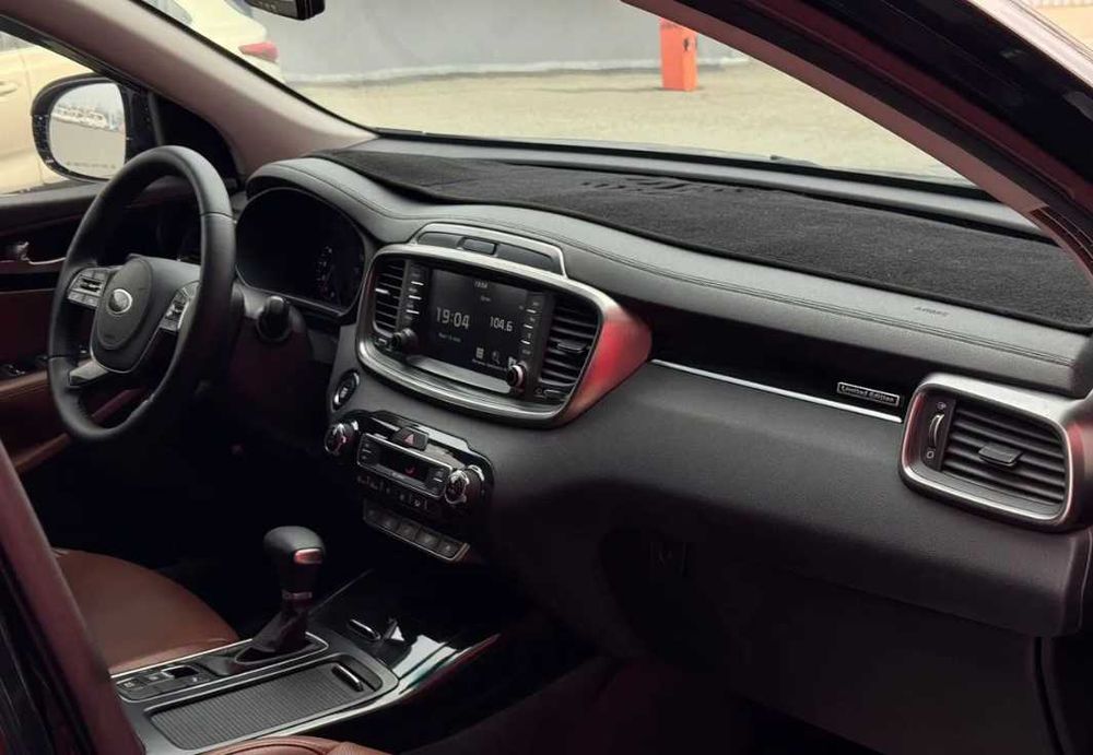 Продам Kia Sorento 2017 2.2 дизель в максимальній комплектації