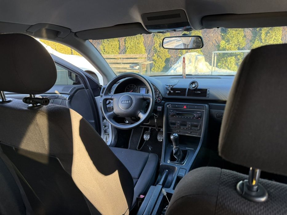 Ауді а4б6 Audi 1.6 бензин газ.