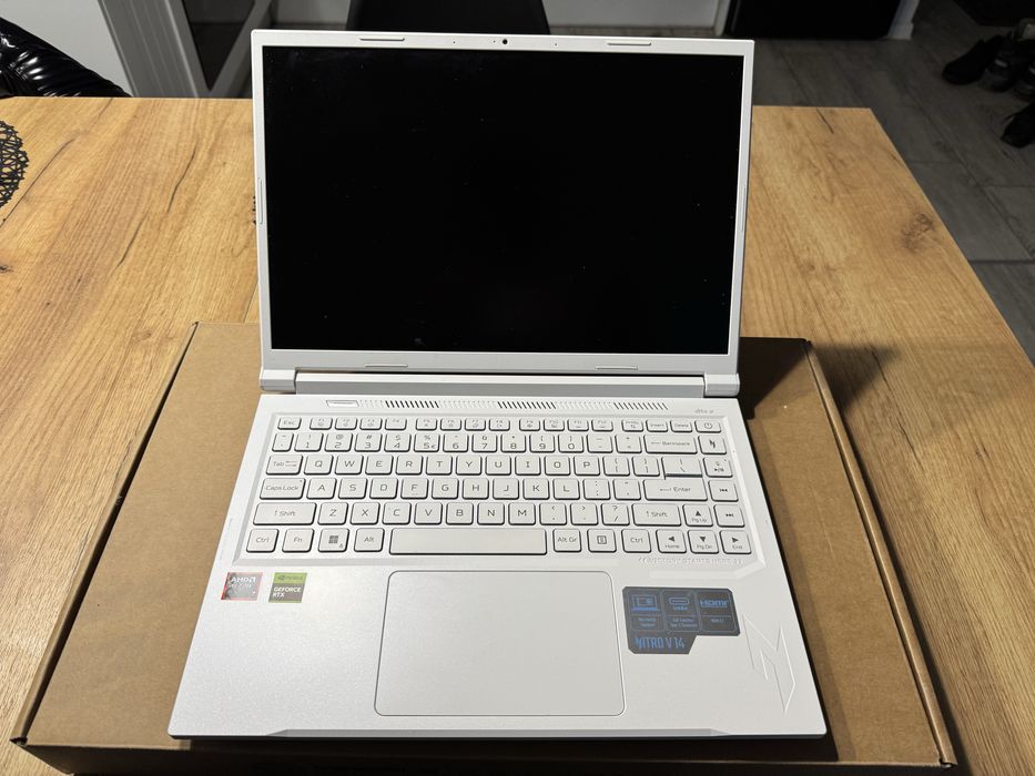 Laptop Acer Nitro v14 na gwarancji