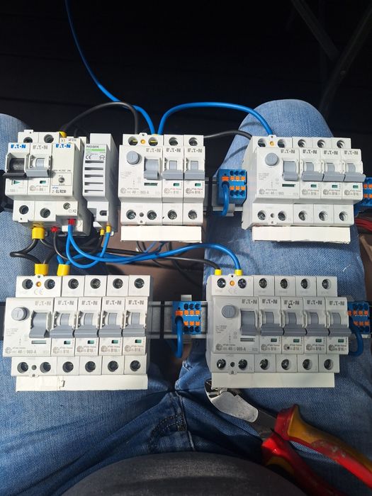 Elektryk -  instalacje -- przyłącza - pogotowie