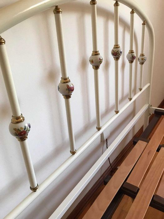 Cama de casal e estrado