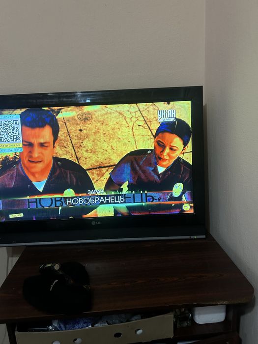 Продам телевізор LG 37LC42-ZC
