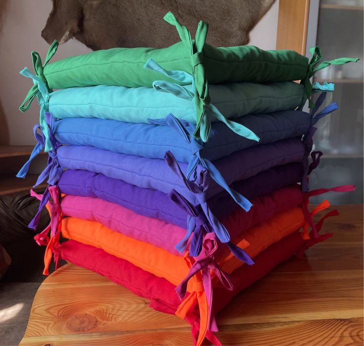 Подушки для крісел, на табурети, на стільці, в школу, садочок.