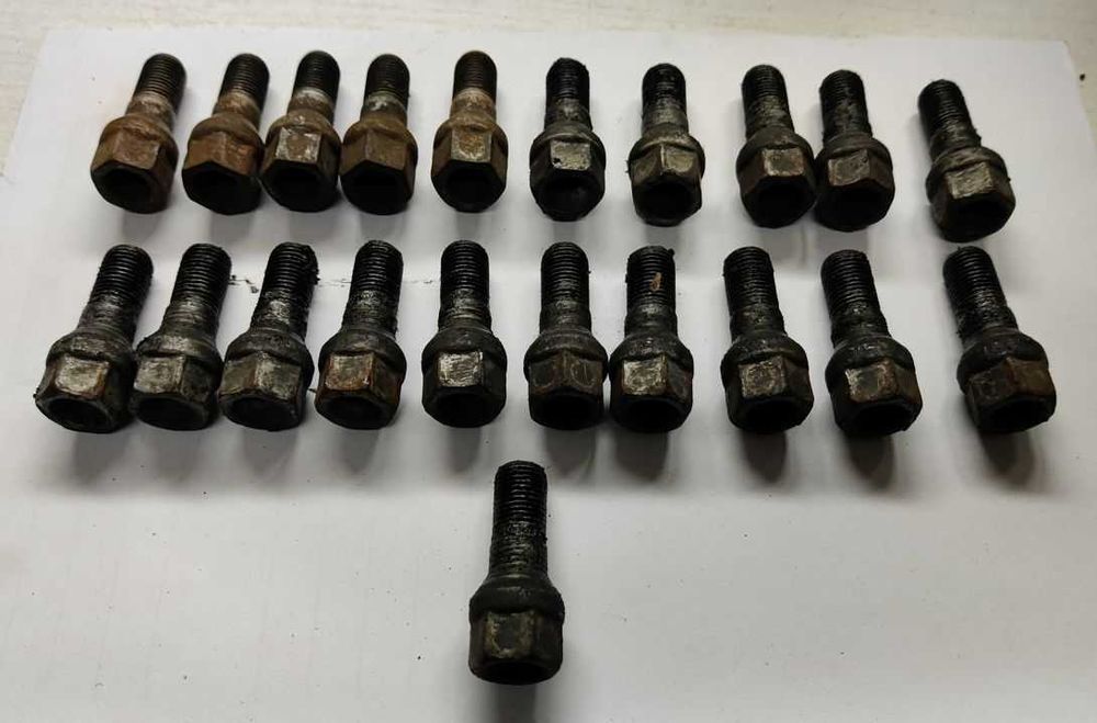 ŚRUBA KOŁA CITROEN C2/C3/C4/ M12X1,25/ GWINT 26MM/ KLUCZ 17/ 21 szt