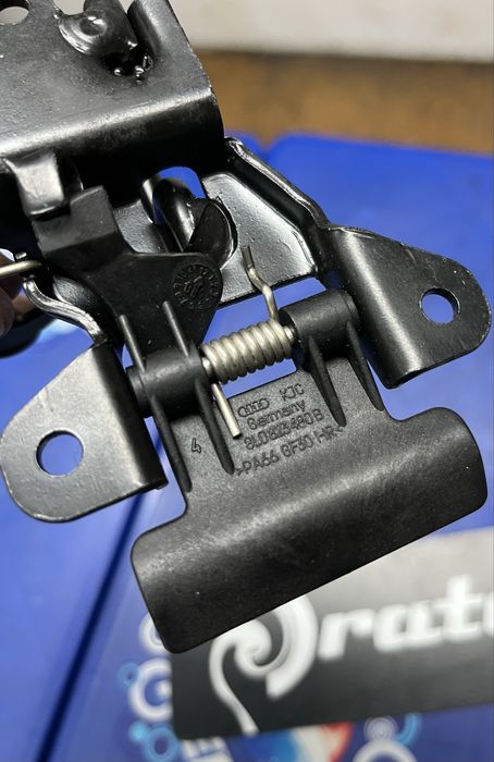 Fecho do capot Audi A3 8L