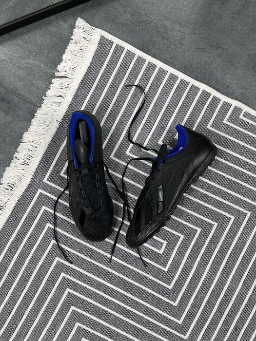 Чоловічи бутси футзалки Adidas X18