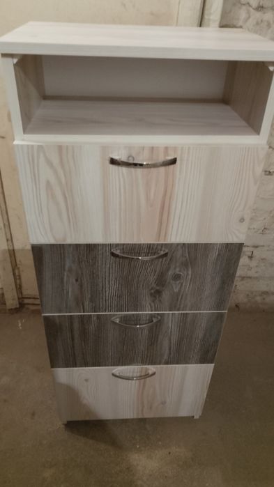 Обувна тумбочка.