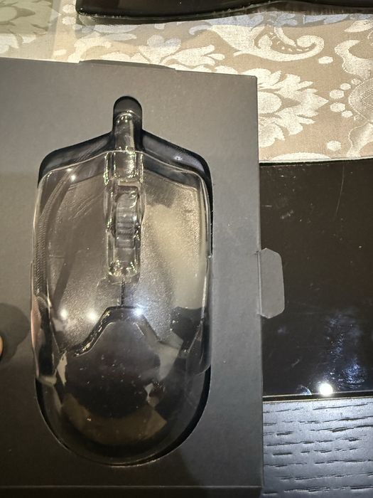 Rato gaming da razer.