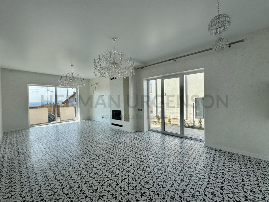 Продаж дуплексу 125 м.кв / 1.5 сотки / Ужгород, р-н БАМ