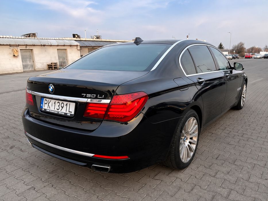 BMW  F02 750Li xDrive 4.4 V8 450 KM