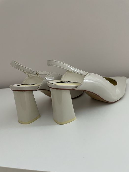 Жіночі брендові туфлі