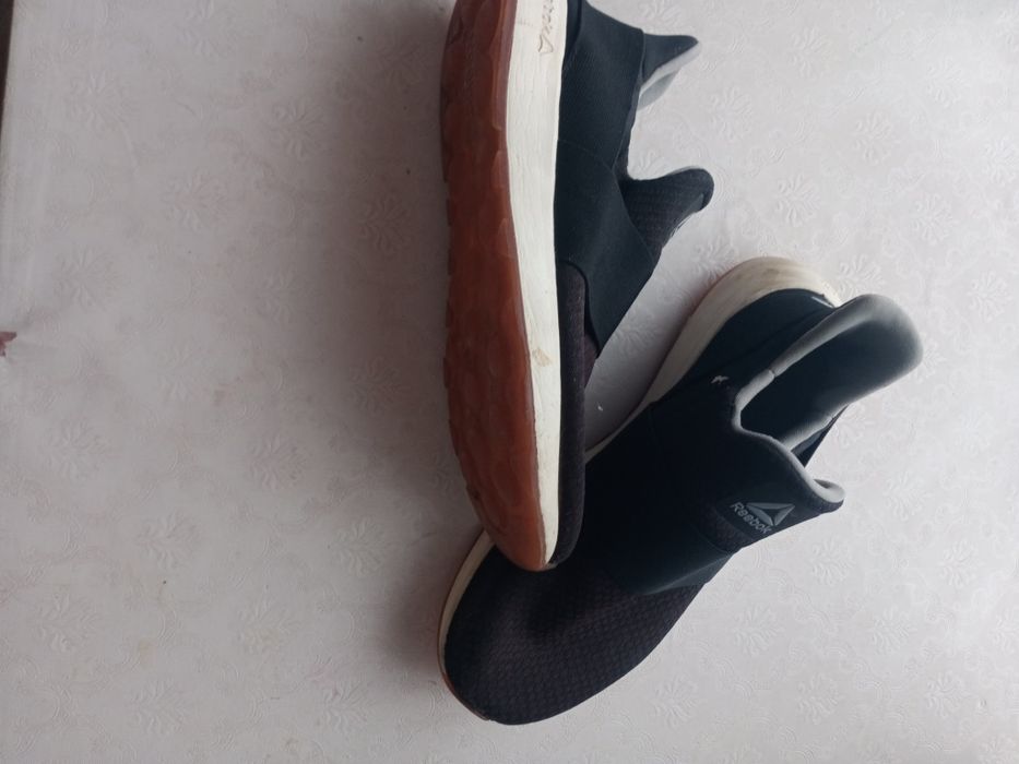 Кросівки для дівчат