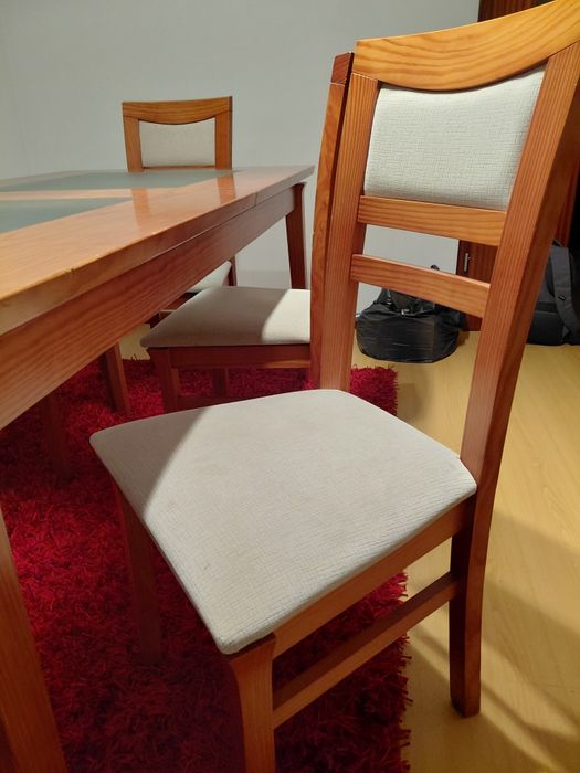 Conjunto mesa de jantar c/ 6 cadeiras