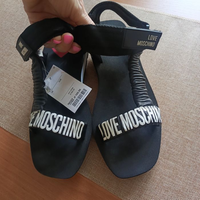Sandały love moschino
