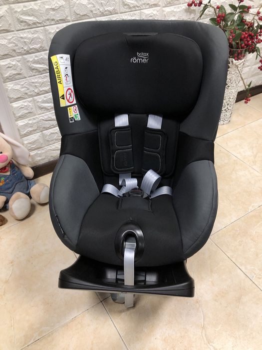 Автокрісло Britax Römer DUALFIX M i-SIZE Група 0+/1 (0-18 кг) 360