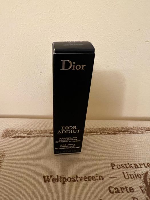 Тональные основы Chanel, Guerlain, Catrice, помады Tom Ford,  Dior Addict Diormania 667