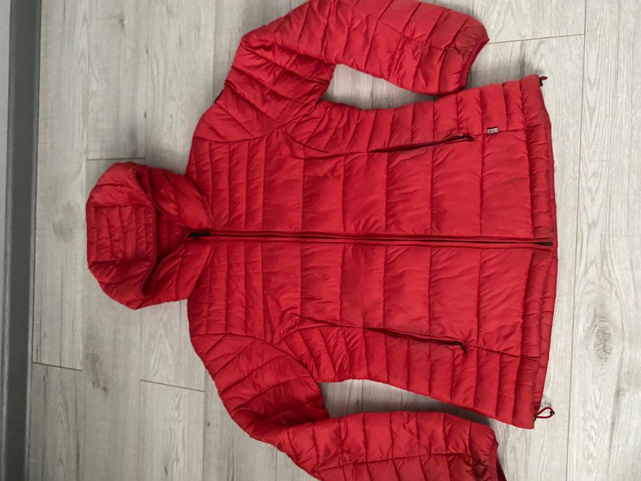 czerwona kurtka puchowa Napapijri