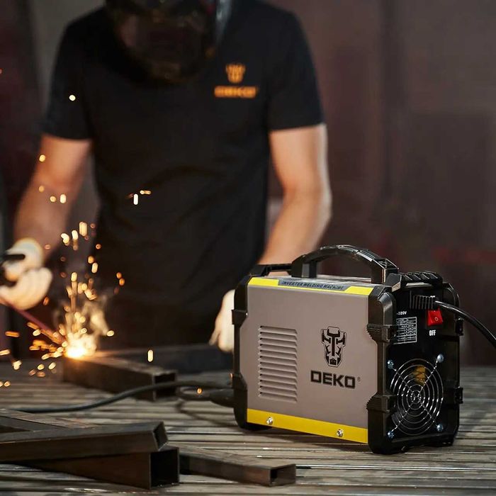 D41- Deko Máquina de soldar INVERTER 200A com LCD digital (com cabos)