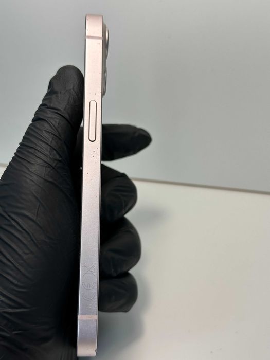 Apple iPhone 13 - 128GB