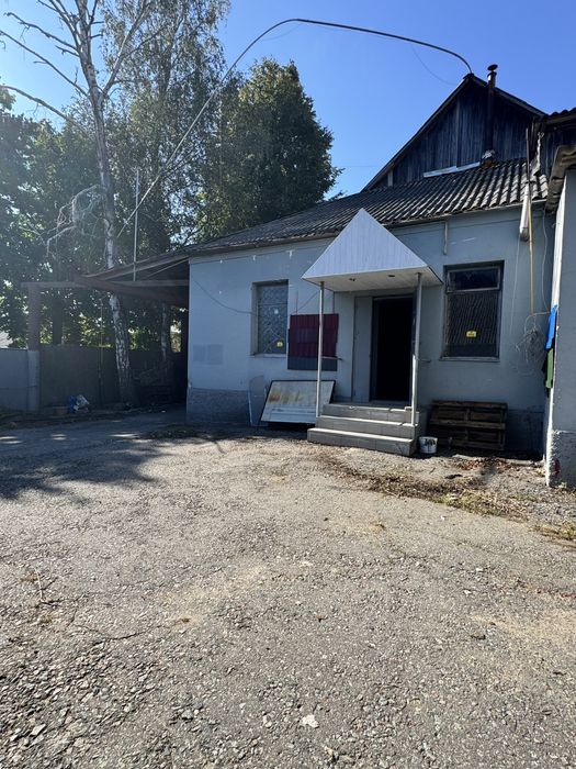 Нежитлова будівля в центрі м Ставище . Продаж