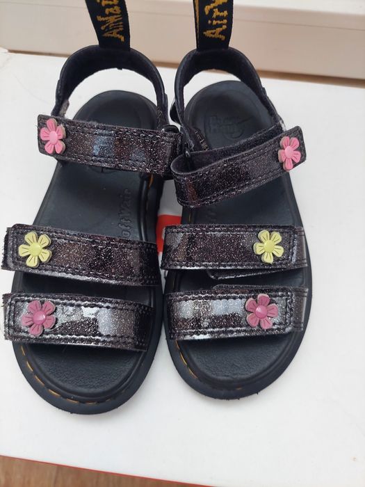 Босоніжки для дівчинки р. 28 Dr. martens
