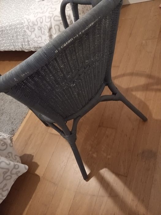 Cadeira em verga pintada com almofada