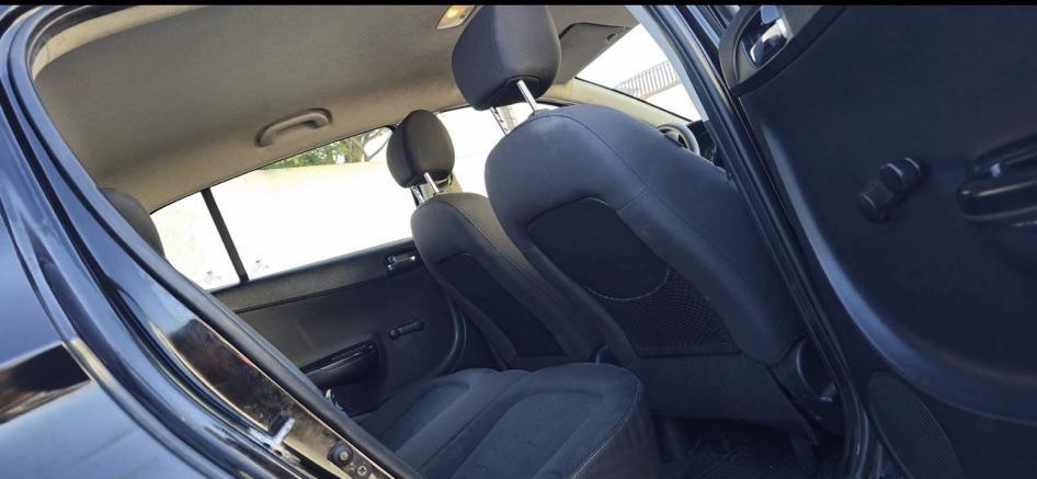Hyundai i20 1.4 Gasolina 109cv • 2009 • Económico e Fiável