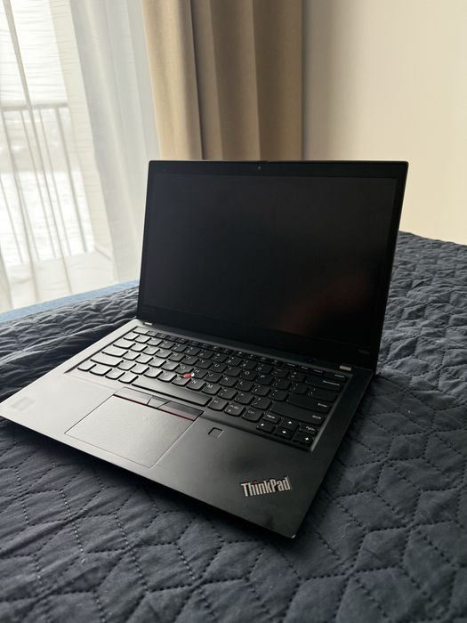 Lenovo t490s, i7, 32 ram, 512 gb, dotyk, bateria trzyma  4-5 godz