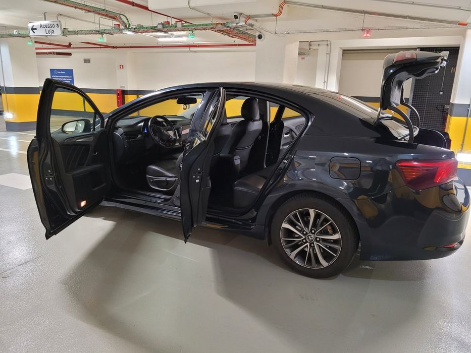 TOYOTA AVENSIS Nacional ano 2016