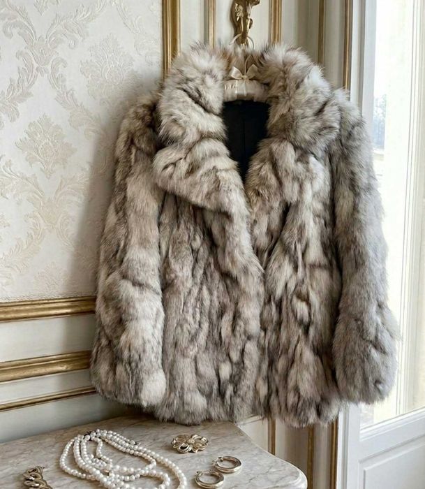 Futro Naturalne z Lisa – Płaszcz Rozmiar 42 – Jasne i Gęste