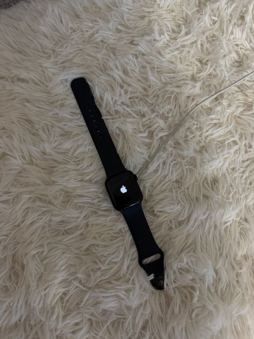 Apple Watch SE другого покоління в ідеальному стані.