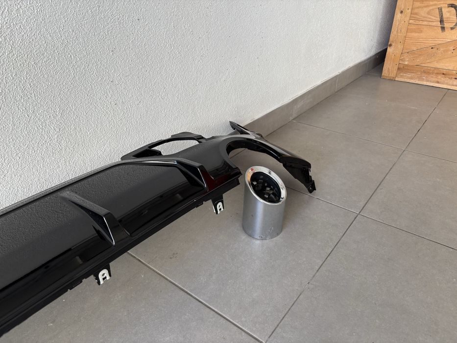 Parachoques BMW 330e 2026 peças traseira (ponteiras, difusor e reforço)