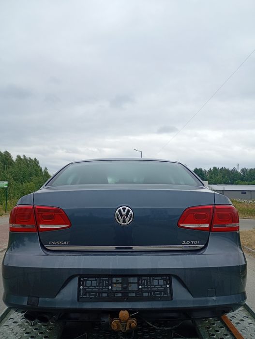 maska passat B7 przedni pas 2.0 tdi przedni zderzak passat B7