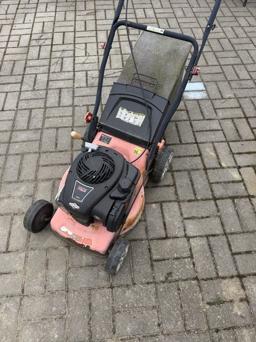 Kosiarka spalinowa od dwoch lat nie odpalana 2 suw