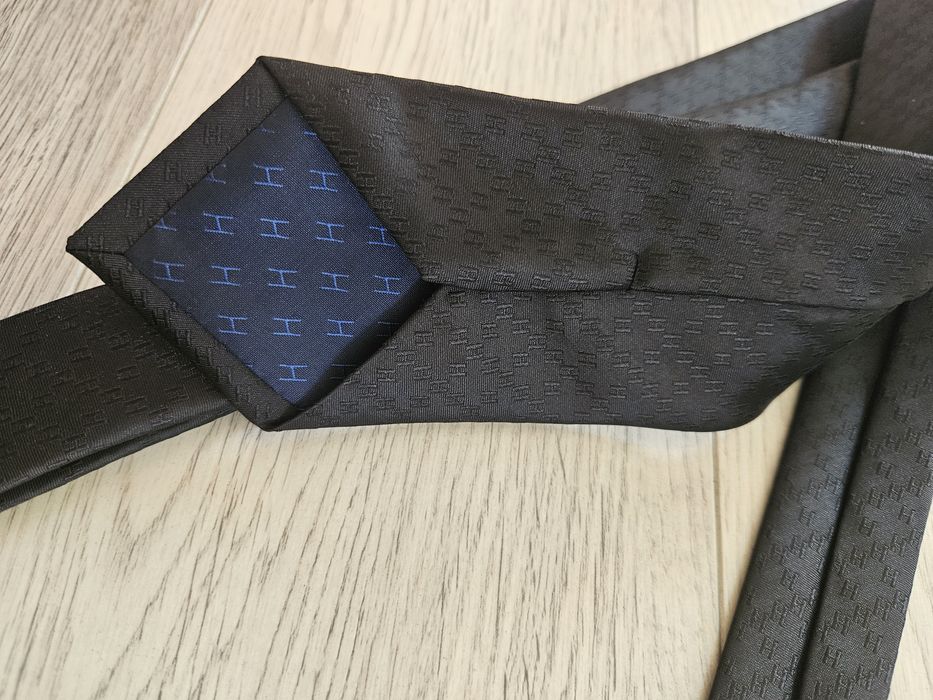 Piękny nowy krawat Hermes