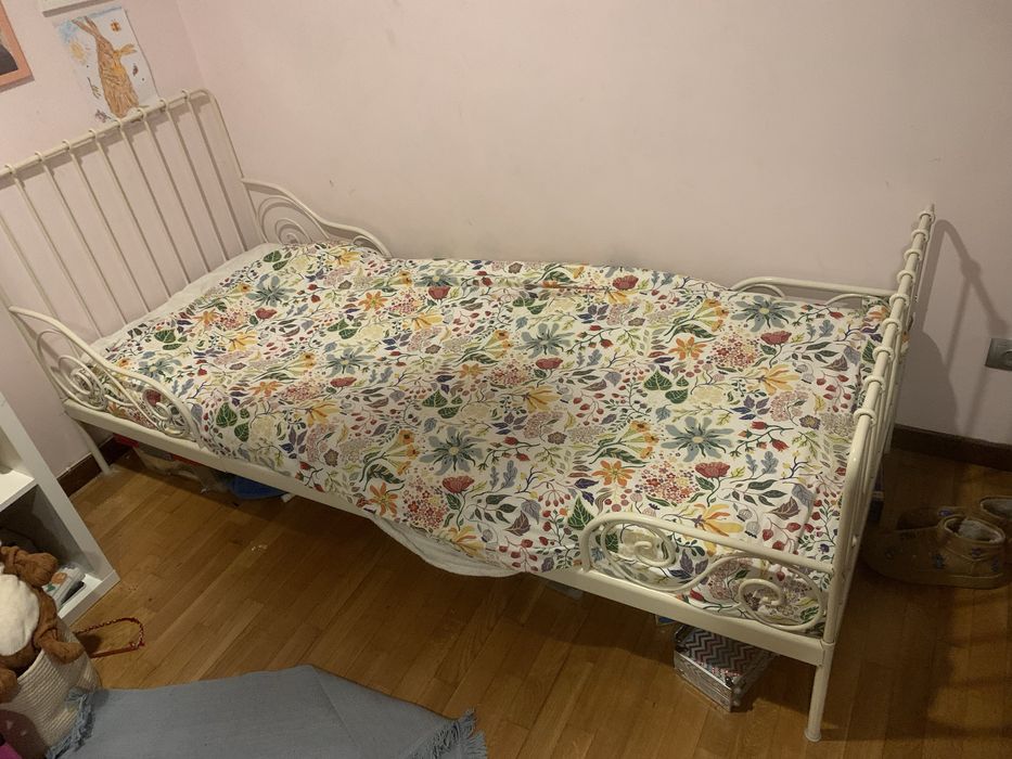 Cama de ferro extensivel IKEA