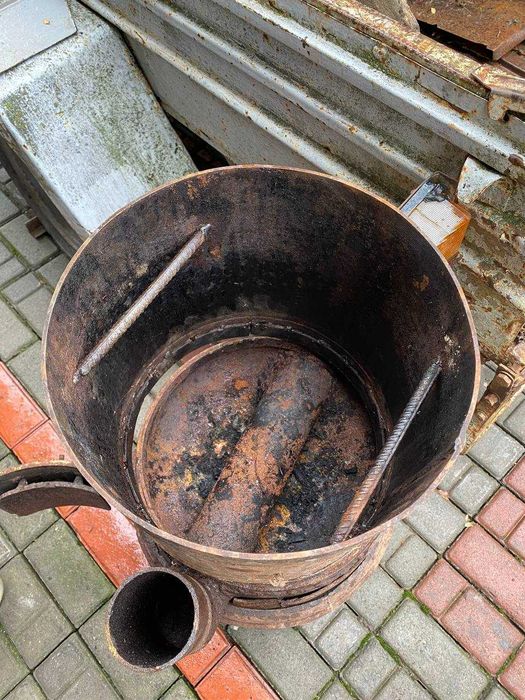 Продається металева піч-буржуйка. Буржуйка з димоходом для опалення!