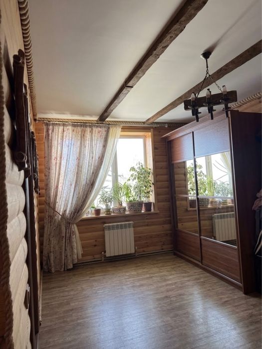Продаж квартири 135м^2