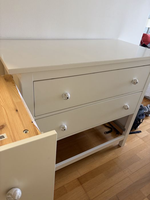 Comoda Ikea com puxadores Zara Home