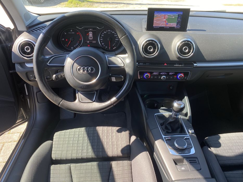 AUDI A3 Sport 3p 1.6 TDI  - GPS