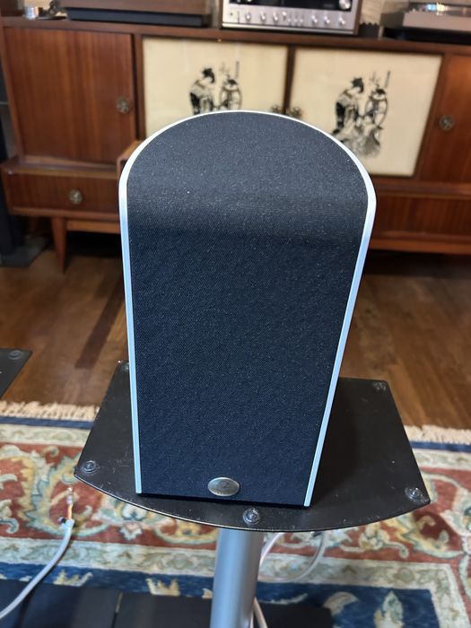 Fantasticas colunas monitoras LINN Kiko como novas. Excelente som