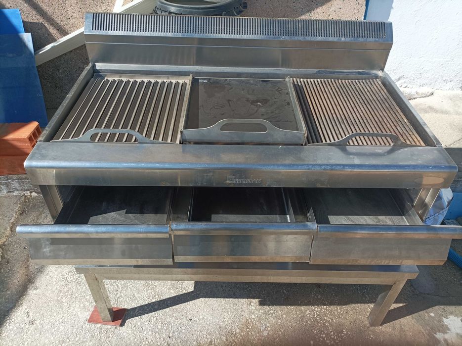 Grelhador com bancada